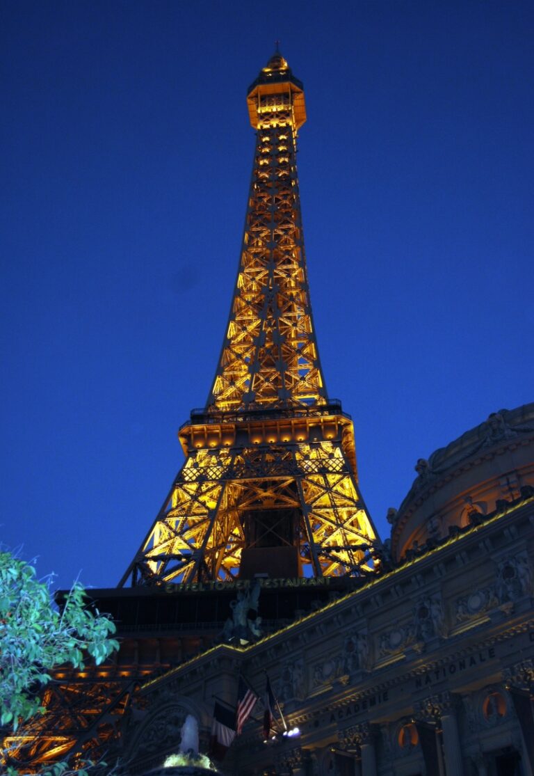 The Most Romantic Restaurant in Las Vegas The Eiffel Tower Restaurant… Simply Enchanting